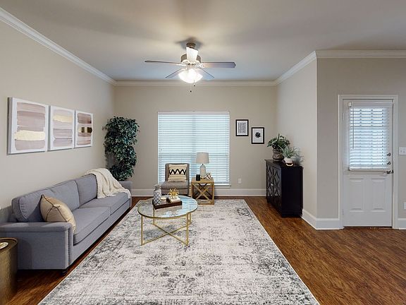2nd image of 915 E Grande Blvd #502