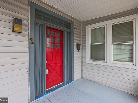 2nd image of 8 Irving Pl