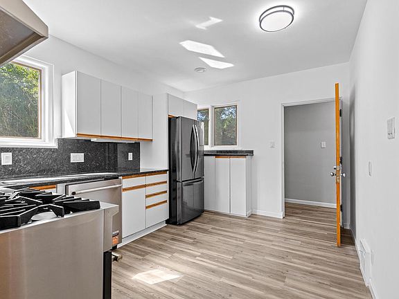 4th image of 3765 S 3rd STREET
