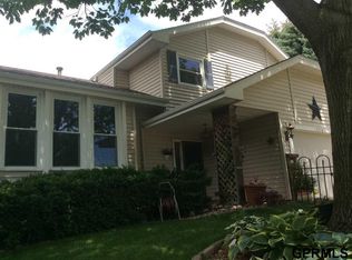 15310 Jones Cir, Omaha, NE 68154