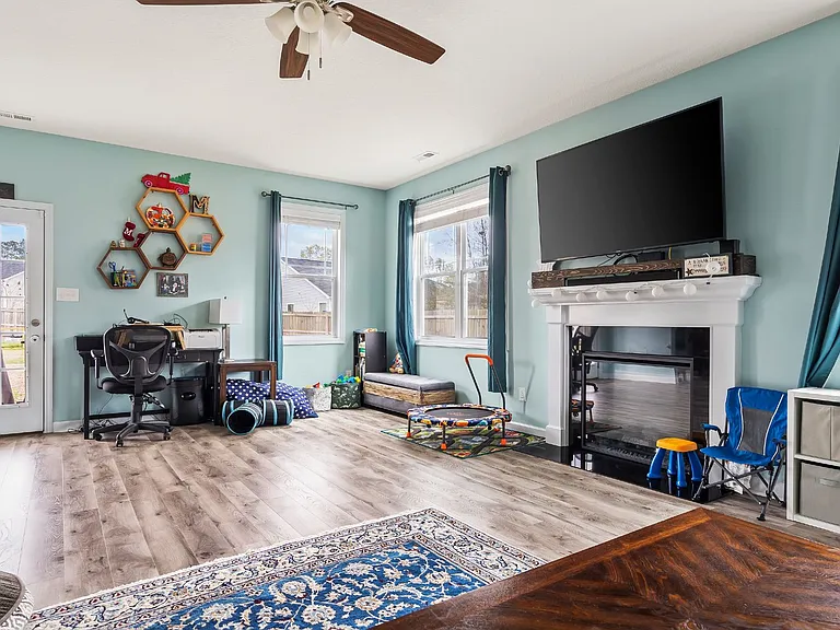 329 Adobe Ln — Photo 5