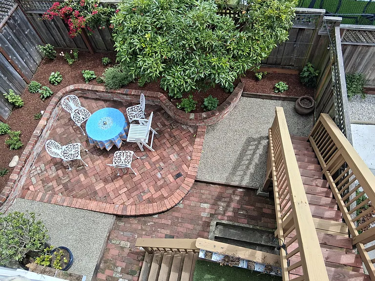 1528 Baker St — Photo 20