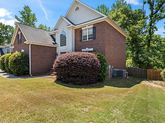 2nd image of 514 Farmington Circle