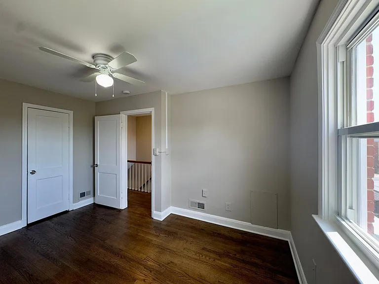 433 Oakwood Rd — Photo 12
