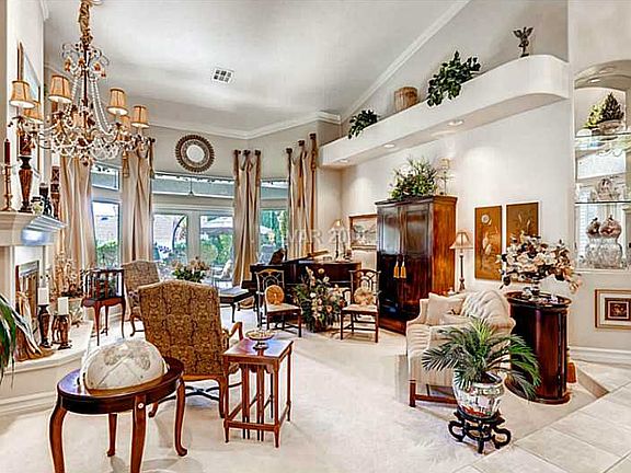 2nd image of 9905 Cozy Glen Cir