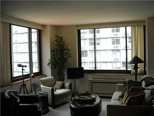 Sold by R New York | media 11