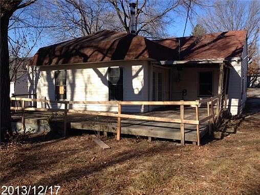 5th image of 3205 Hagemann St