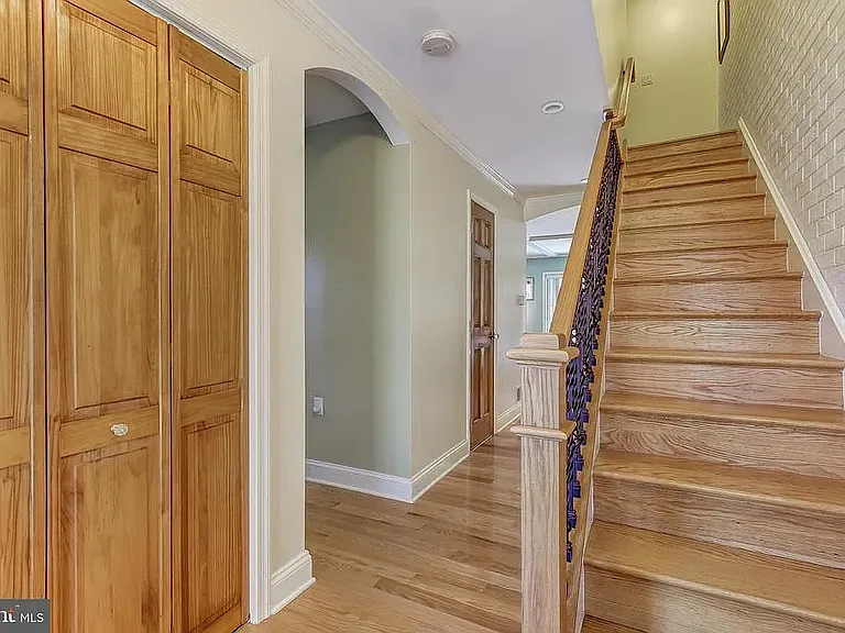 8120 Inverness Ridge Rd — Photo 2