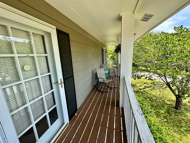 10117 Wolf Den Ln — Photo 18
