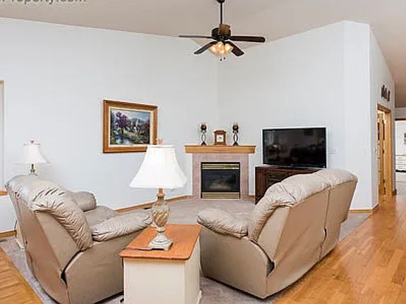 5th image of 1710 Grove Ct