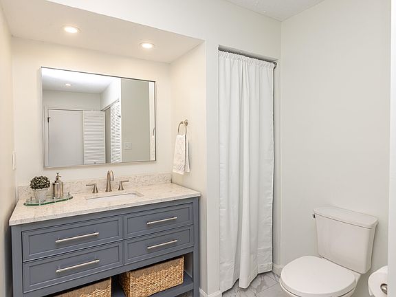 4th image of 2609 Oakmont Ct