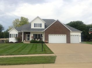3208 Hunter Ln, Eldridge, IA 52748