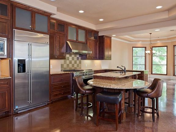 5th image of 6405 Avalon Woods Dr