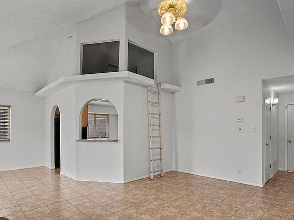 5th image of 901 Springfire Dr