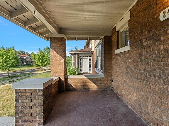 3rd image of 2488 Virginia Park St