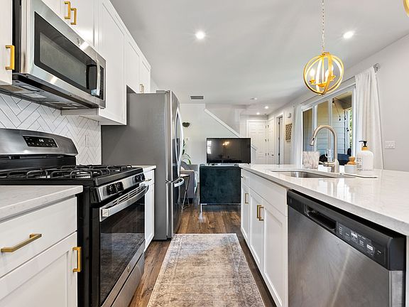 4th image of 6802 SE Blanton St