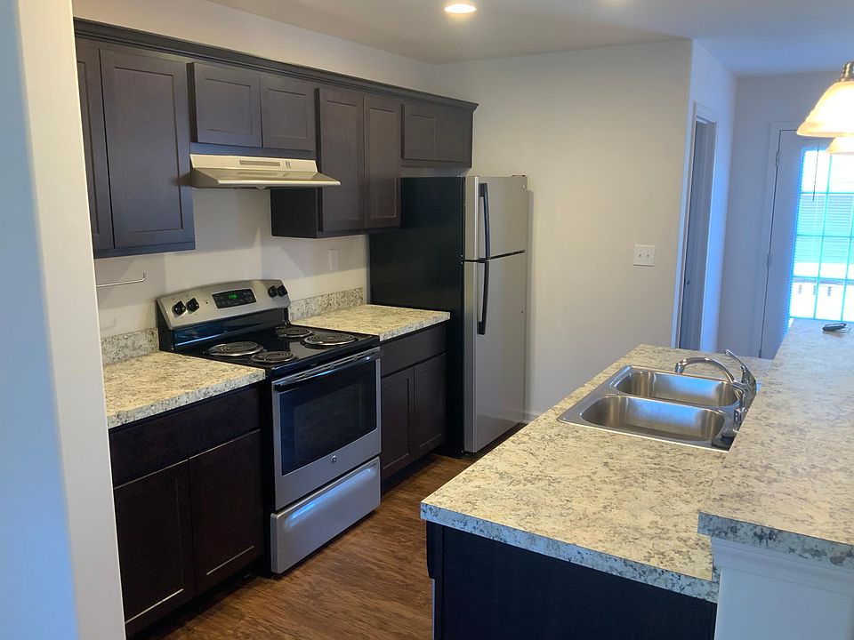 2nd image of 1405 Menifee Ave