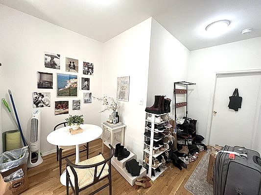 4th image of 17 Stuyvesant St APT 19