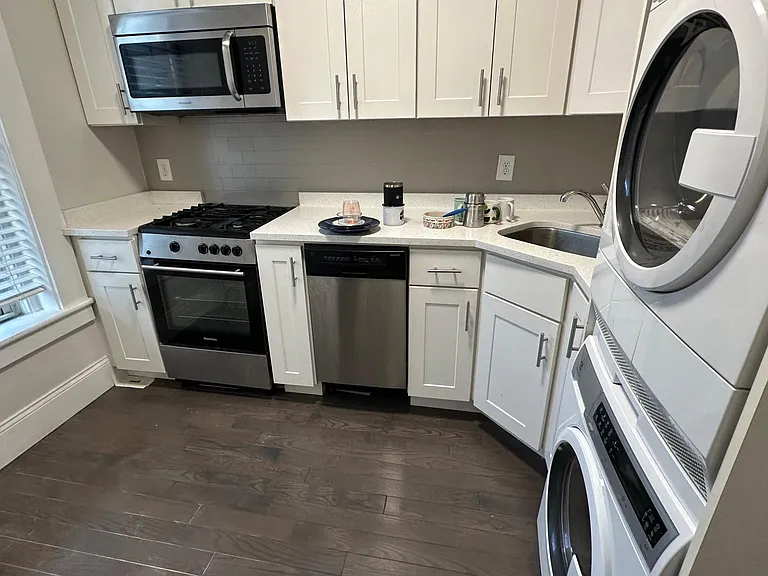 8-10 Clearway St #1 — Photo 7