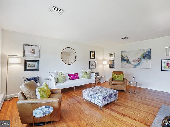 4th image of 17708 Parkridge Dr