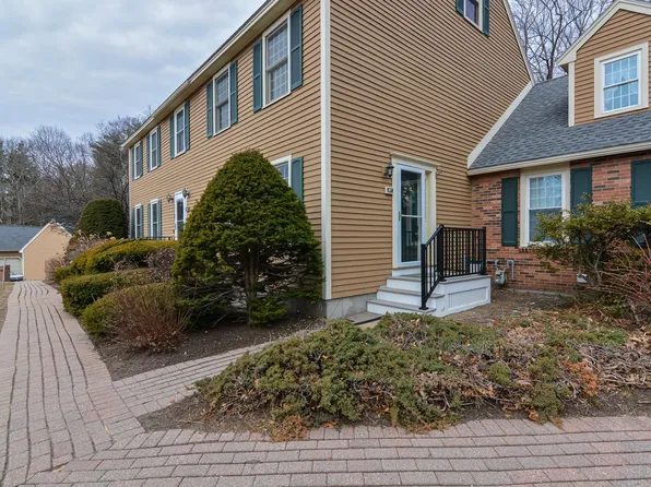 27 Seaver Brook Lane #27, Plaistow, NH 03865