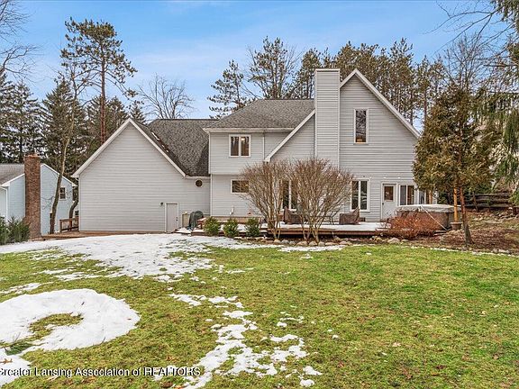 3rd image of 3940 Blue Spruce Dr