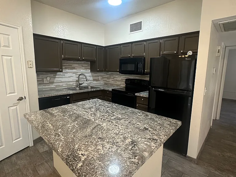 2601 W Broadway Blvd #554 — Photo 7