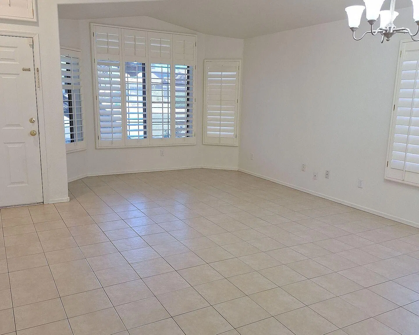 3 bed, 2.0 bath, 1632 sqft, $2,200 — Photo 1