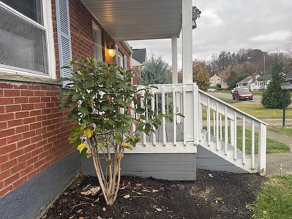 4th image of 2914 Sunrise Ave