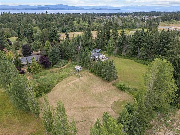 3rd image of 880 Garden Rd E