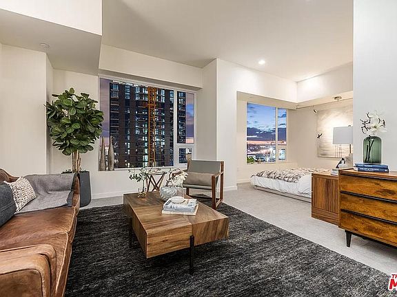 3rd image of 1050 S Grand Ave #Penthouse 5