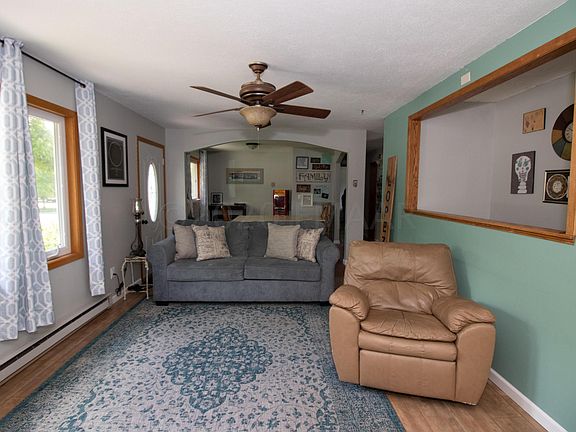 3rd image of 440 Brook Ave