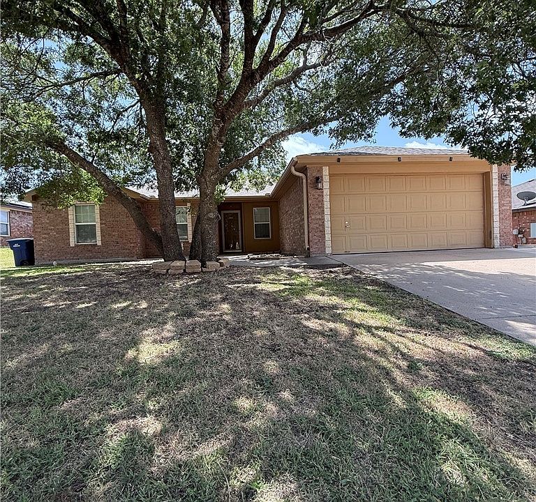 1st image of 1319 Dixon Cir