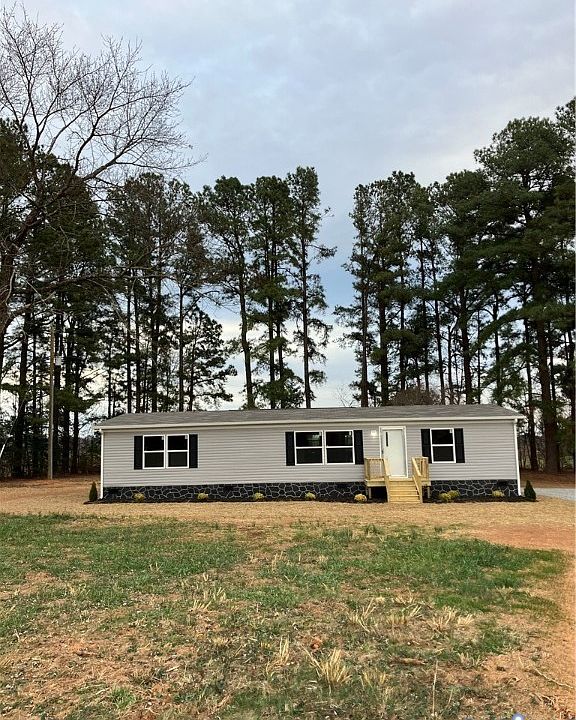 1st image of 2664 Overton Rd