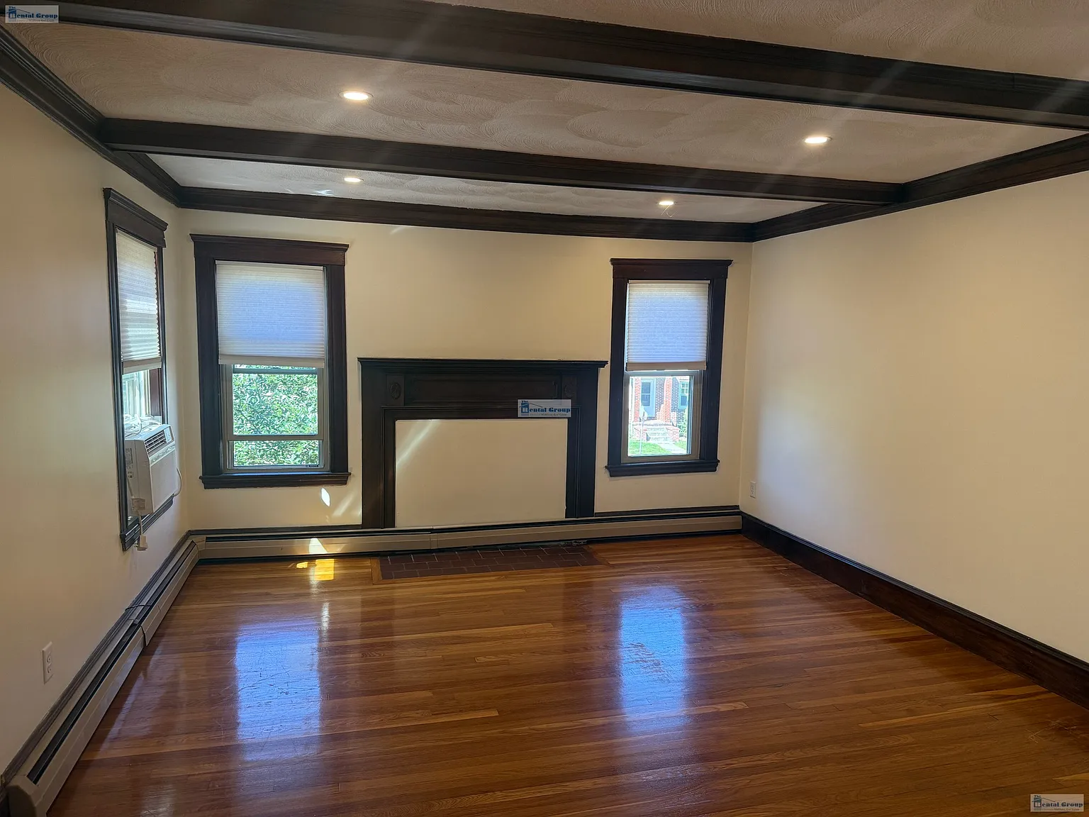 3 bed, 1.0 bath, 1275 sqft, $3,500 — Photo 1