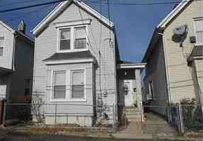 1st image of 4 Greenwood Lake St