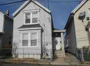 4 Greenwood Lake St, Newark, NJ 07104