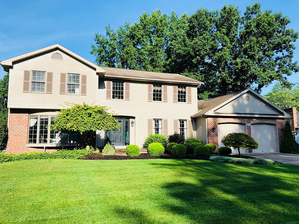 1st image of 8366 Hilltop Dr