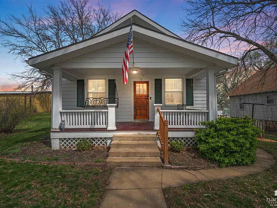 218 Kansas Ave, Alma, KS 66401 Zillow