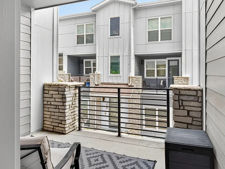2nd floor balcony