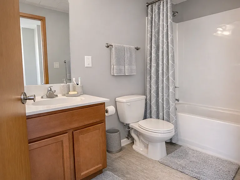 Abbott Apartments — Photo 5
