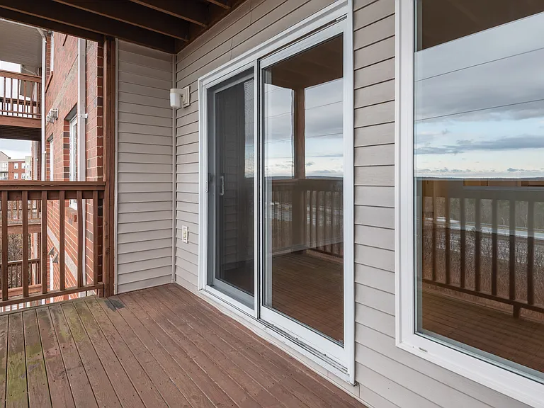 76 Fairfax Dr — Photo 11
