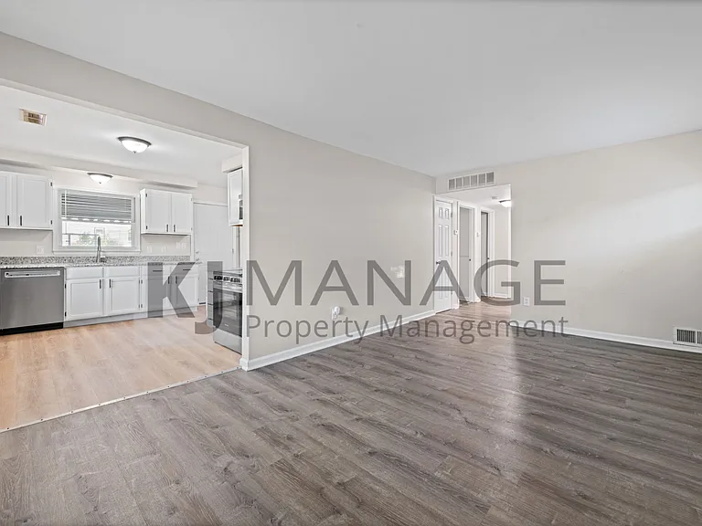 31682 Carlisle Pkwy — Photo 6
