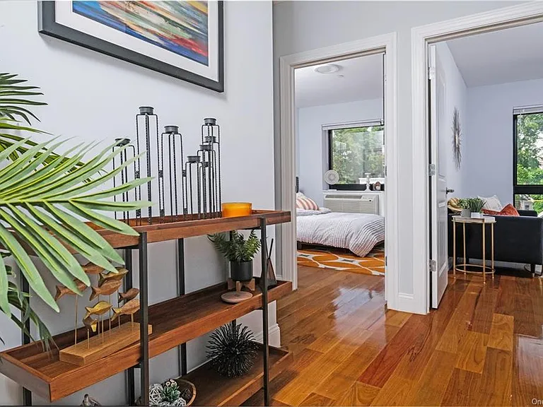 697 Bronx River Rd — Photo 20