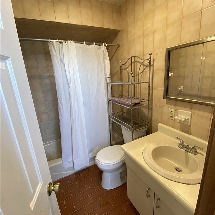 2nd image of 200 Central Ave APT C3