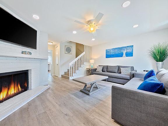 2nd image of 1518-24 Thomas Ave #3