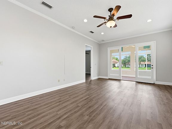 5th image of 3824 LA VISTA Circle