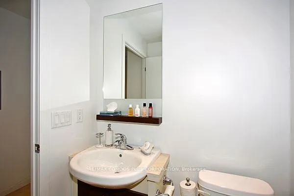 218 Queens Quay W #2611 — Photo 34