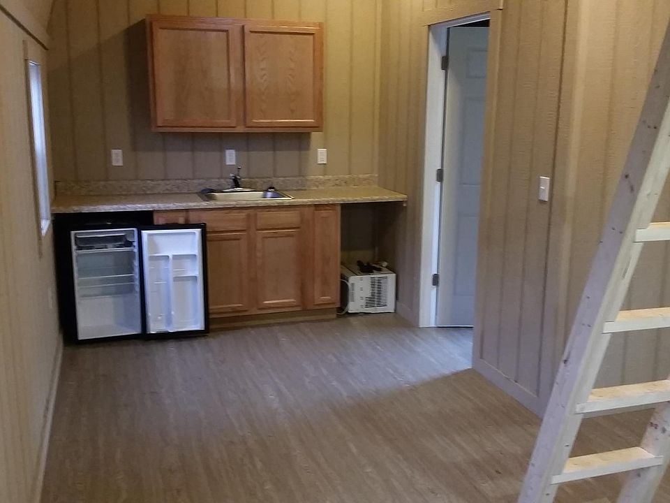 2nd image of 1 Campbell St #B