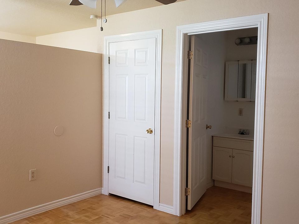 1st image of 208 E Park Ave #1
